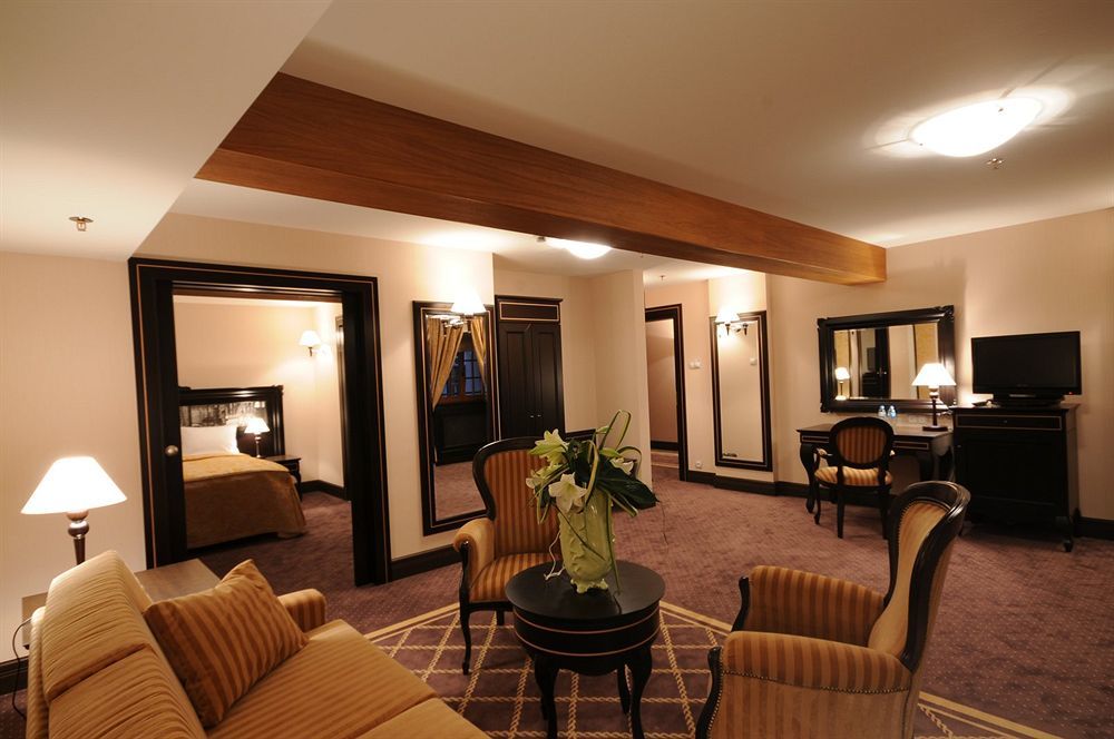 Hotel Gdansk Boutique Exterior photo Suite